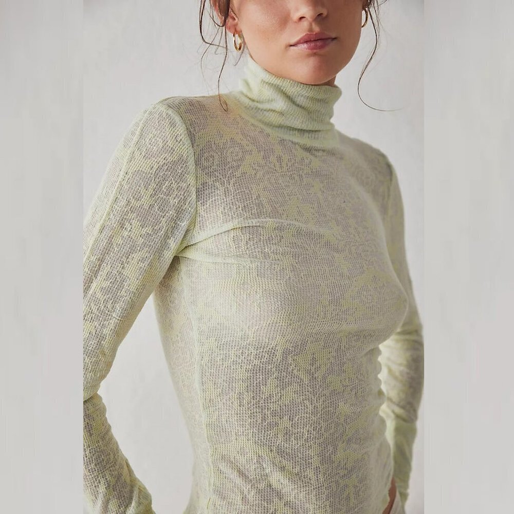 New Free People Light Green You and I Long Sleeve Turtleneck Top Size M